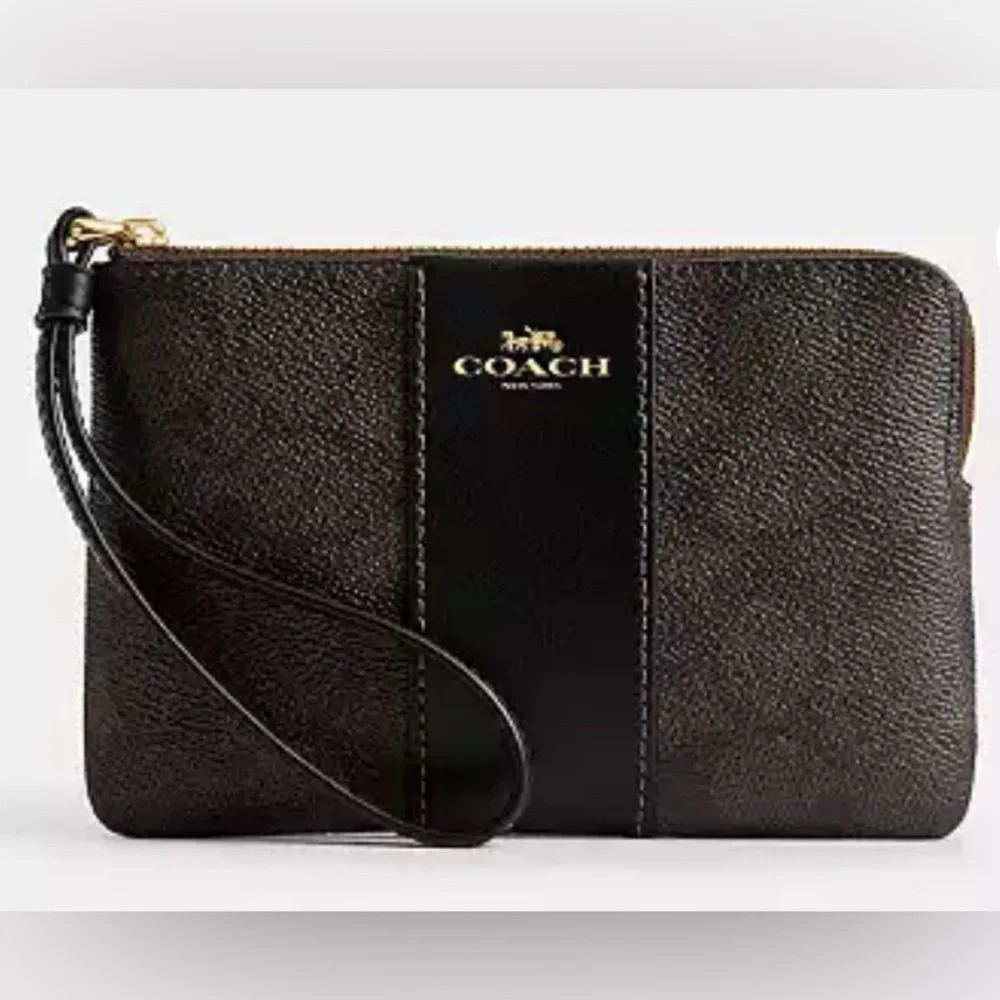 Coach Corner Zip Wristlet
In Signature Canvas With Stripe - Picture 1 of 1